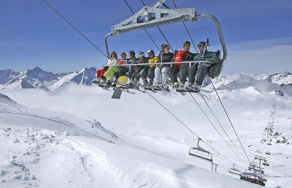 Hotel Les Flocons Les Deux Alpes 3*,  France